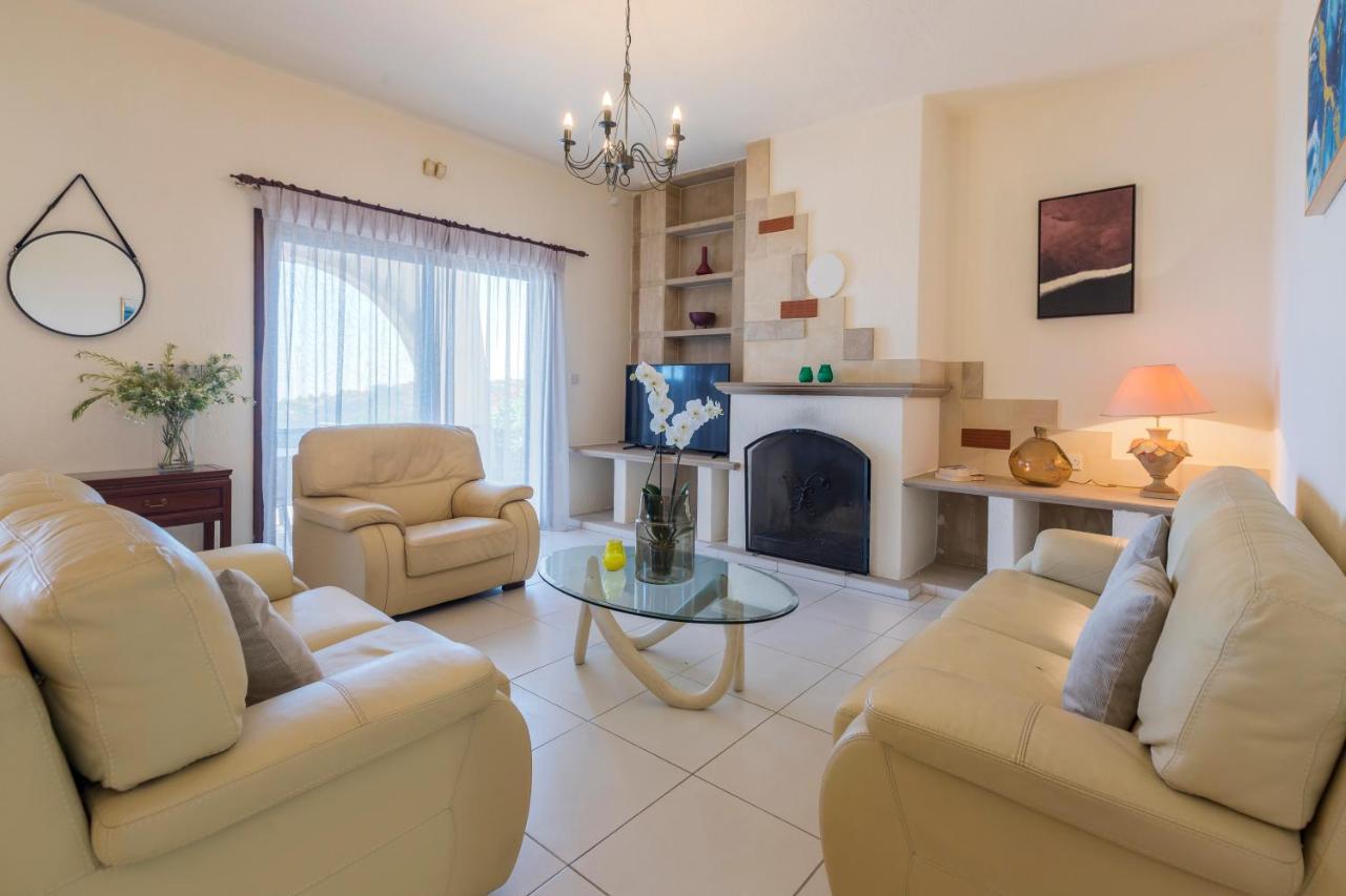 Resitour - Kamares Village Paphos ภายนอก รูปภาพ